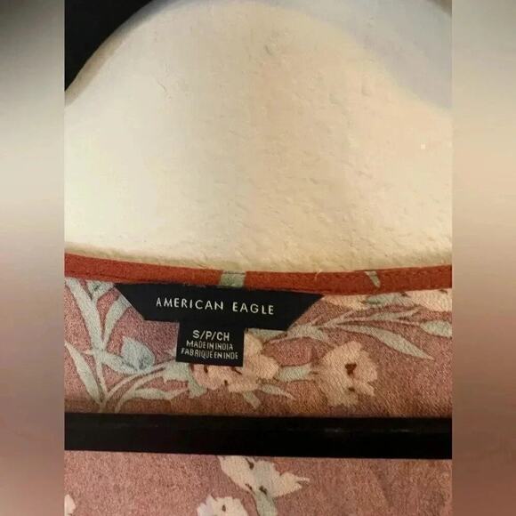 American Eagle orange floral flowy top ￼ - Picture 3 of 4